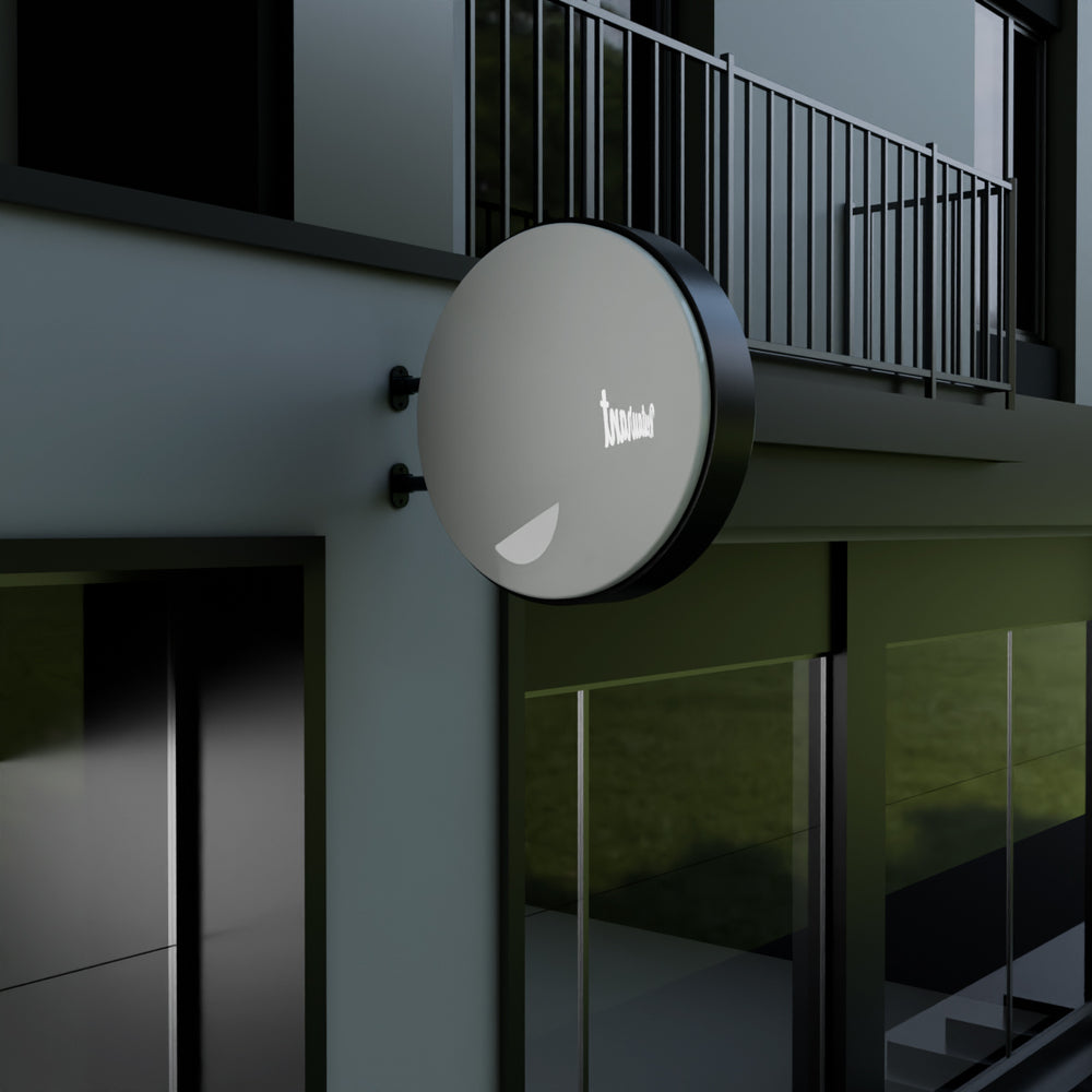 Leuchtkasten rund – Wandausleger, doppelseitig beleuchtet (Ø 75 cm), Größenvergleich an Gebäudefassade in realer Umgebung