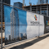 Mesh PVC Banner – verstärkte Kanten und Metallösen für stabile Befestigung