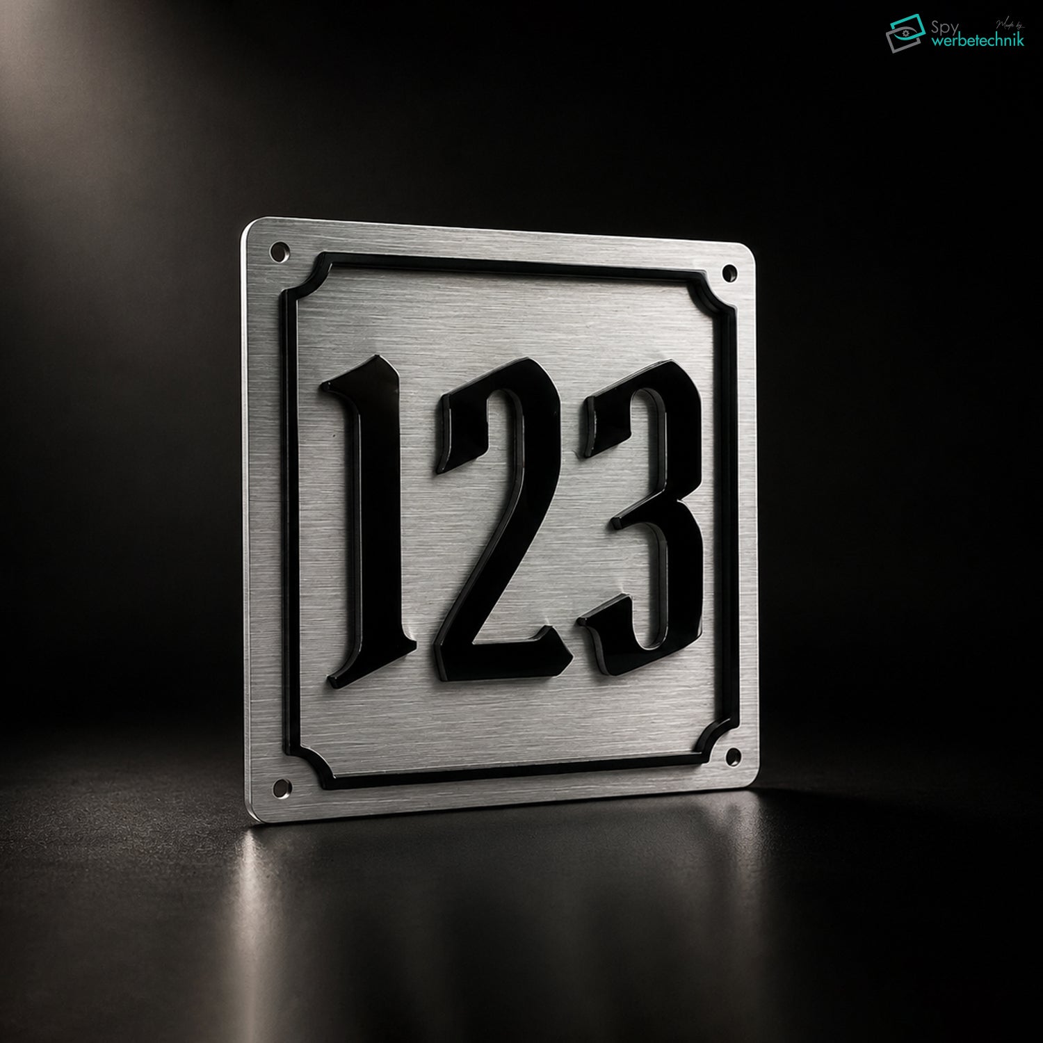 Individuelles Hausnummernschild 11x11 cm – Alu-Verbund mit 3D Plexiglas-Ziffern – personalisierbar
