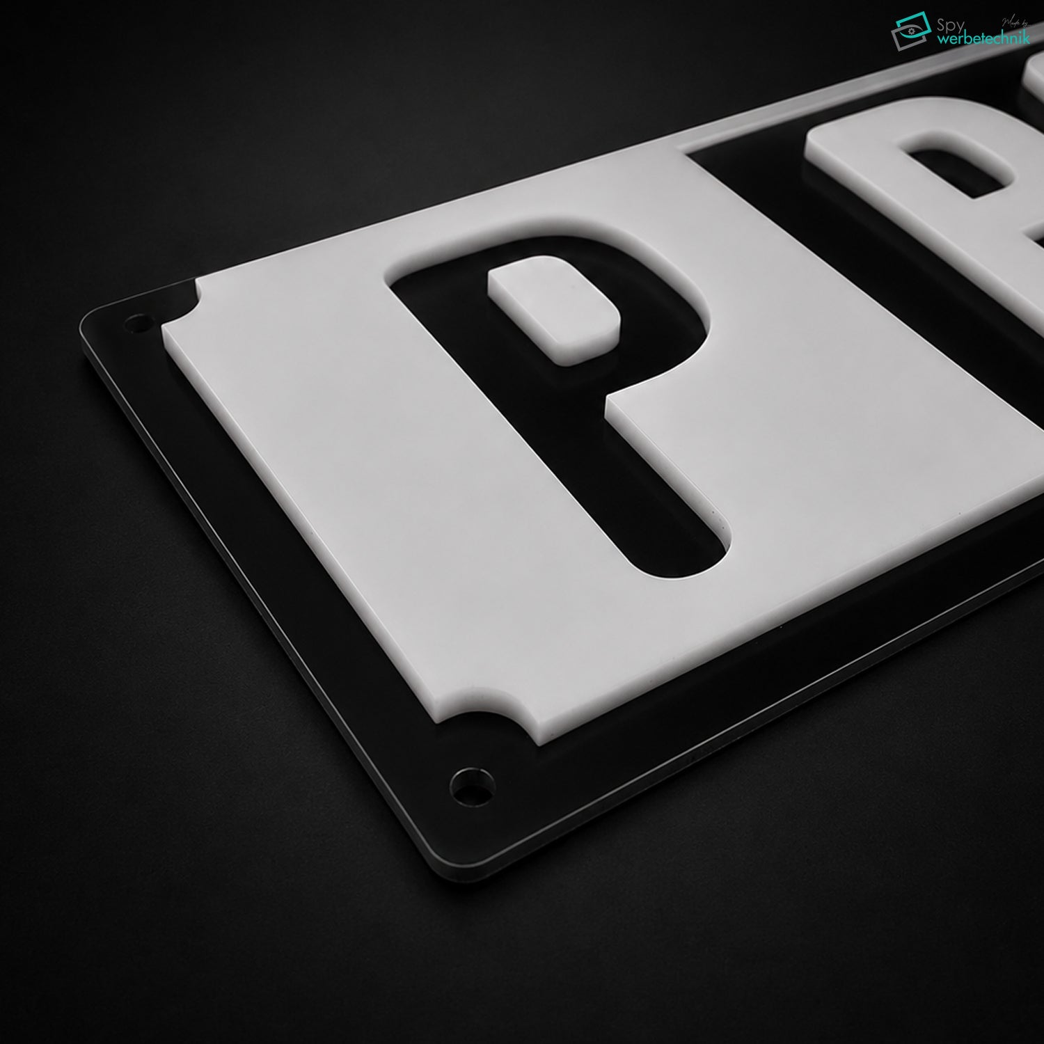 Parkplatzschild 50x10 cm – Alu-Verbund mit 3D Plexiglas-Buchstaben – PARKPLATZ