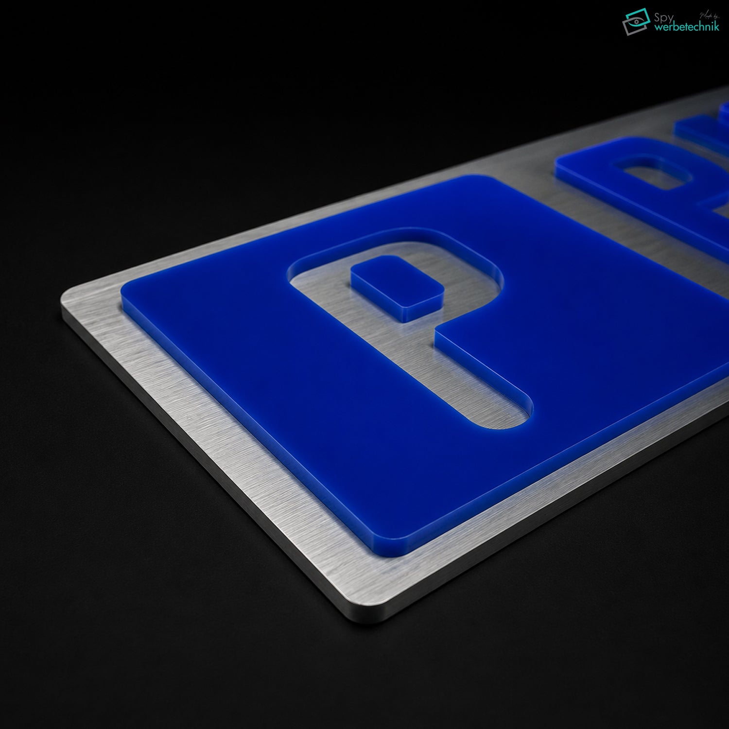 Parkplatzschild 50x10 cm – Alu-Verbund mit 3D Plexiglas-Buchstaben – PARKPLATZ