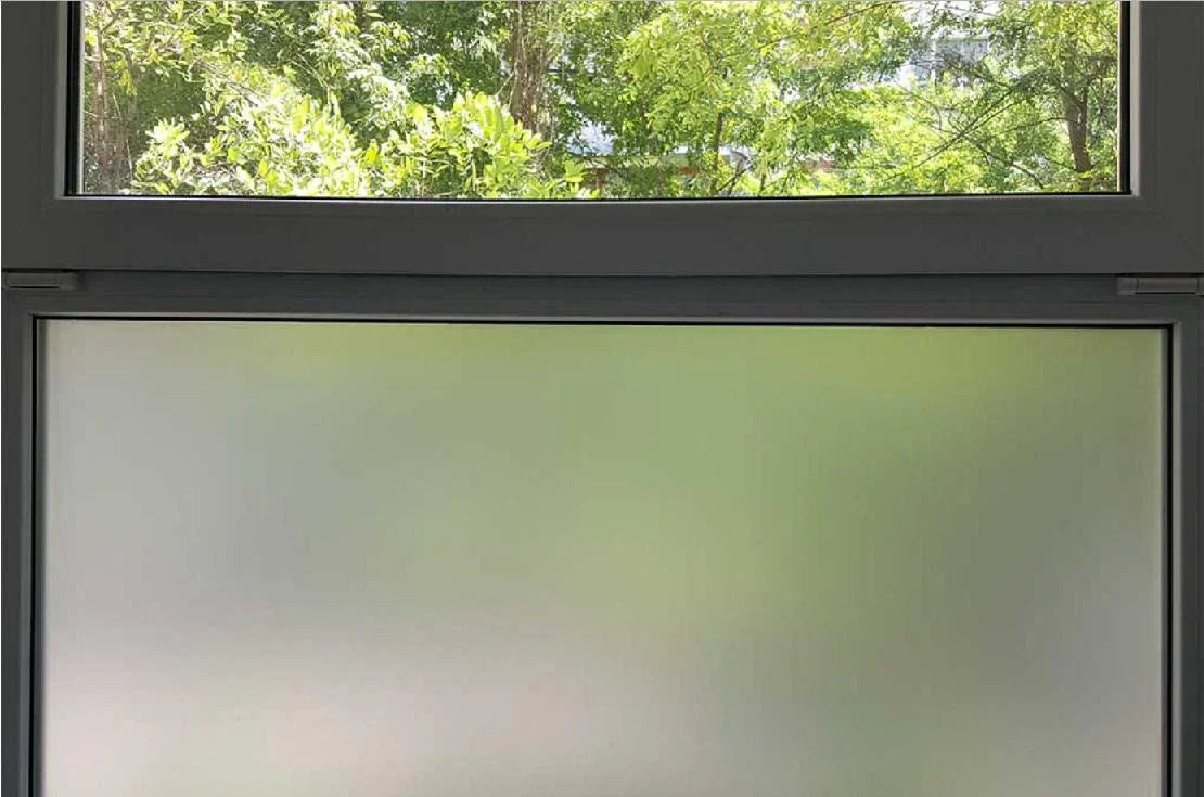Sichtschutzfolie Milchglas-Look – Einfach zuschneidbar & blasenfrei - Spy Werbetechnik