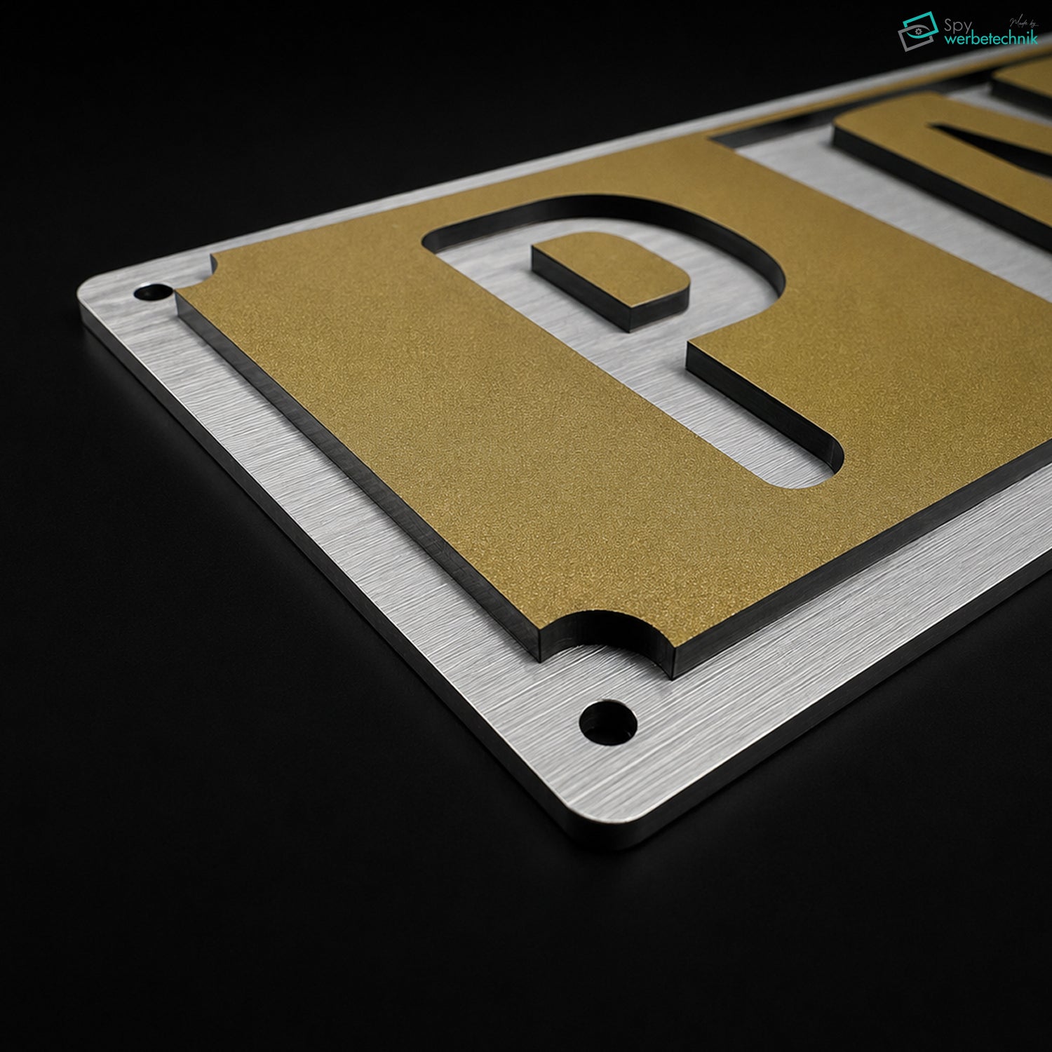 Parkplatzschild 50x10 cm – Alu-Verbund mit 3D Plexiglas-Buchstaben – PARKPLATZ
