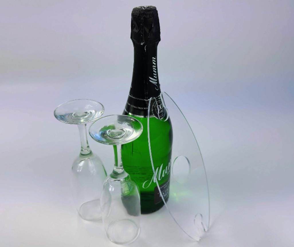 Champagnerglas-Halter aus transparentem Plexiglas – Eleganter Acrylständer für Events & Hochzeiten - Spy Werbetechnik