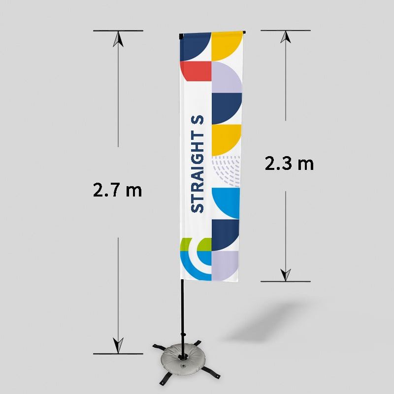 Bedruckte Gerade Fahne S 2,7 m mit Firmenlogo als Werbefahne im Eingangsbereich