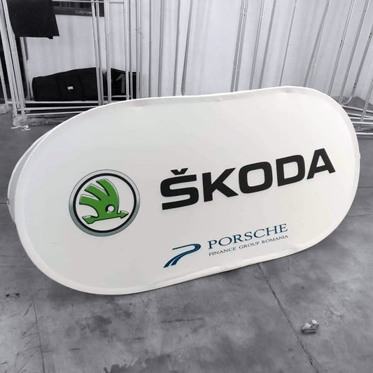 Pop-up Banner 120 x 70 cm – Seitenansicht, leicht gebogene Form und stabile Rahmenkonstruktion